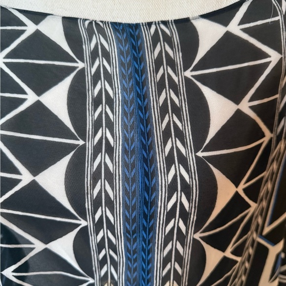 Vince Camuto, ladies XL chiffon batwing top NWOT geometrical design - Picture 8 of 15